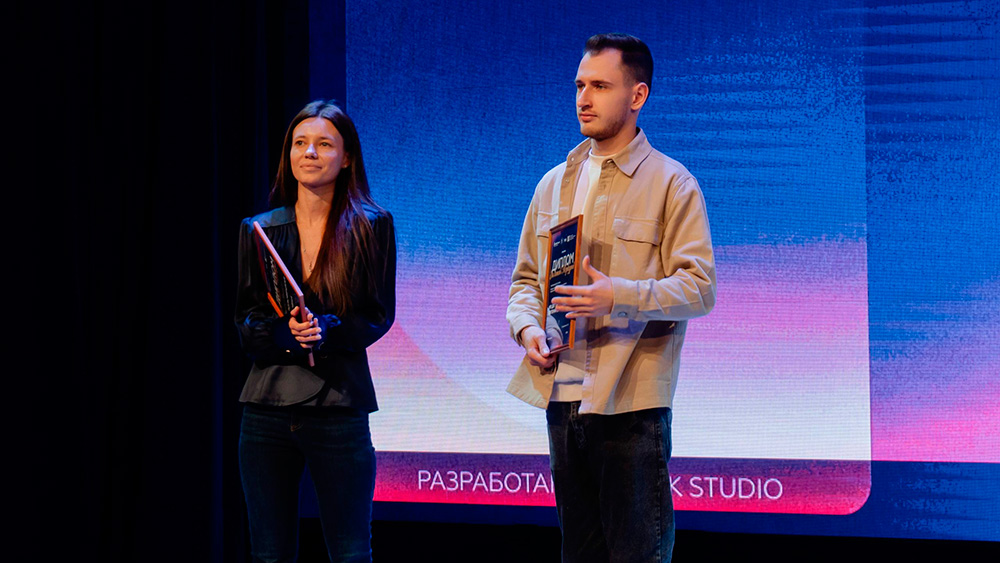 <p>Евгений на премии «Золотой Меркурий»</p>